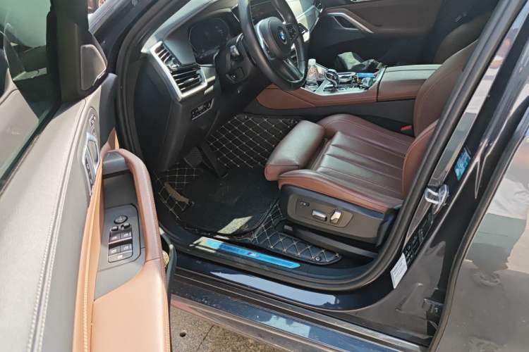 Used BMW X6 2020 xDrive40i M Sport Package Driver Seat