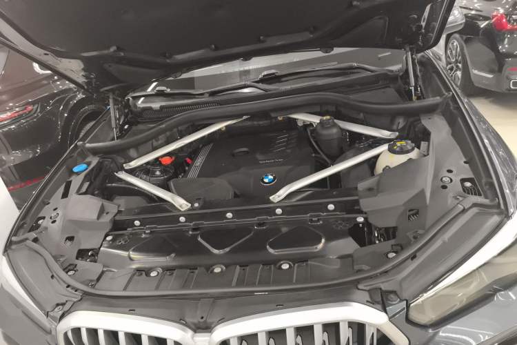 Used BMW X6 2020 xDrive30i M Sport Package Engine Bay