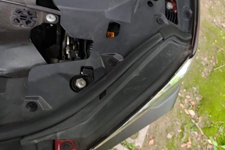 Used BMW X6 2020 xDrive40i M Sport Package Engine Bay Left