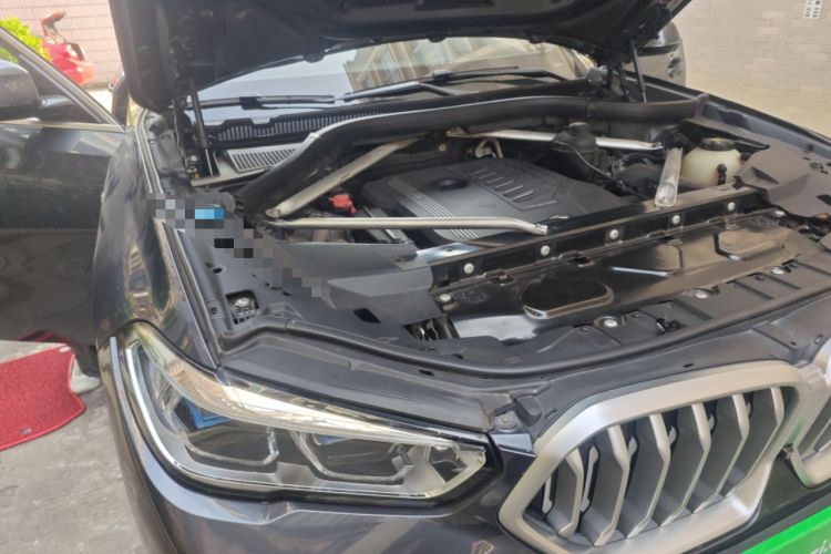 Used BMW X6 2020 xDrive40i Luxury Model with M Sport Package Engine Bay Right
