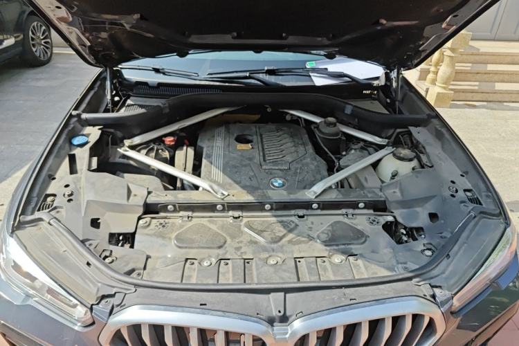 Used BMW X6 2020 xDrive40i M Sport Package Engine Bay