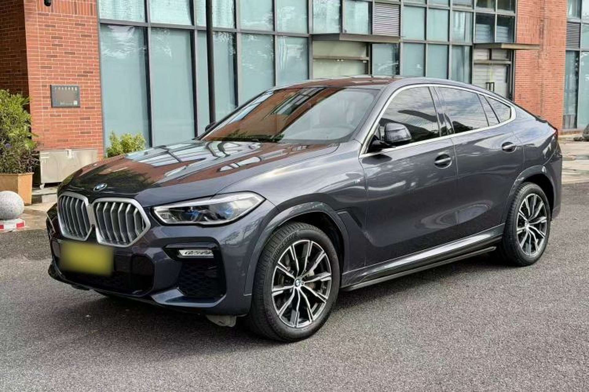 Used BMW X6 2020 xDrive40i M Sport Package Front Left 45 Deg