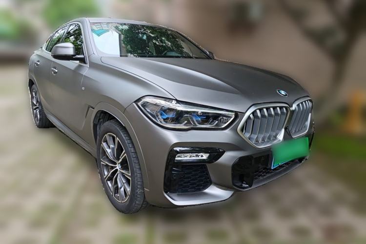 Used BMW X6 2020 xDrive40i M Sport Package Front Right 45 Deg