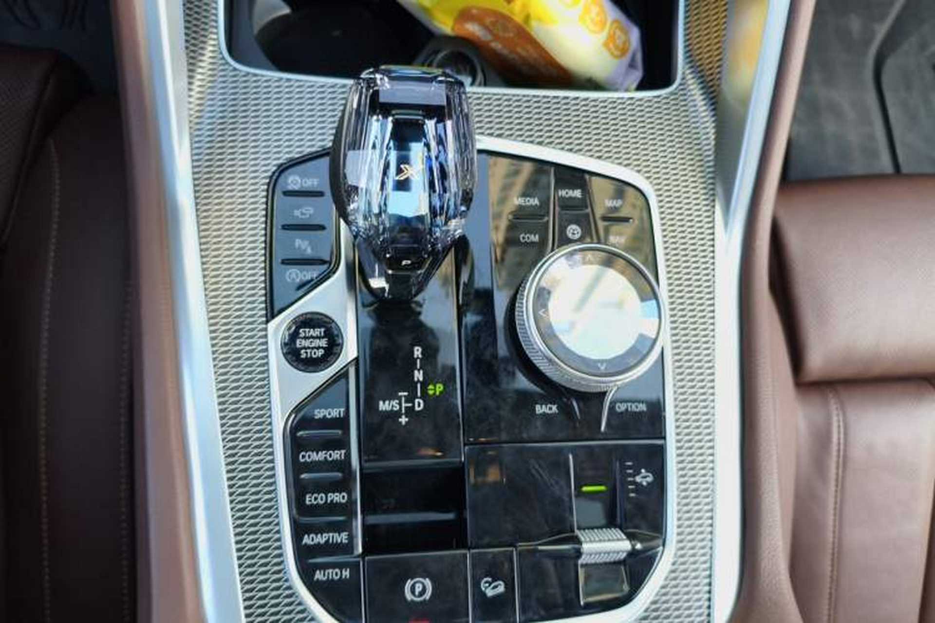 Used BMW X6 2020 xDrive40i Luxury Model with M Sport Package Gear Lever