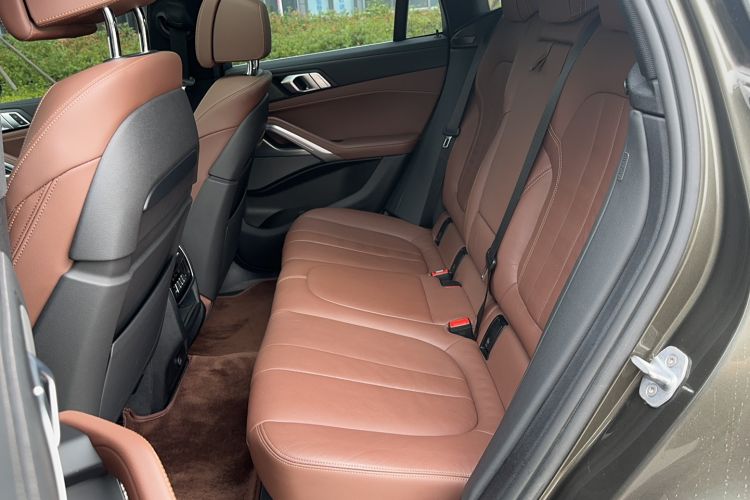 Used BMW X6 2020 xDrive40i Luxury Model with M Sport Package Interior 4