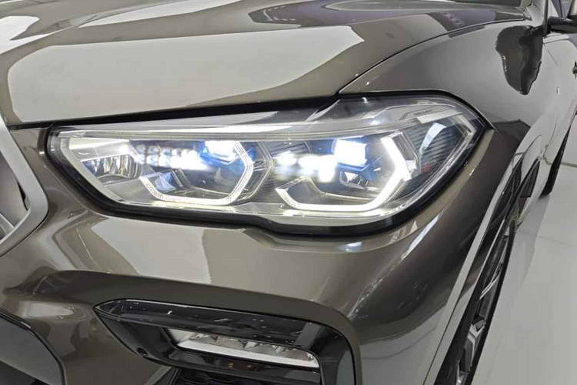 Used BMW X6 2020 xDrive40i Luxury Model with M Sport Package Left Front Headlight