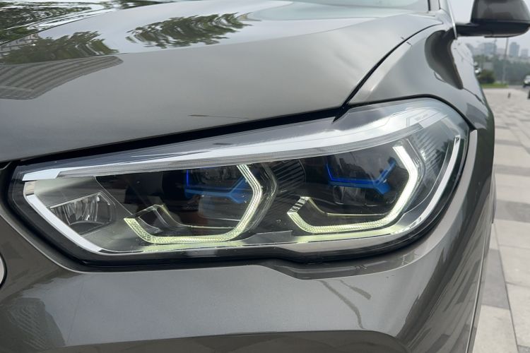 Used BMW X6 2020 xDrive40i Luxury Model with M Sport Package Left Front Headlight