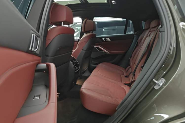 Used BMW X6 2020 xDrive40i Luxury Model with M Sport Package Left Rear Seat