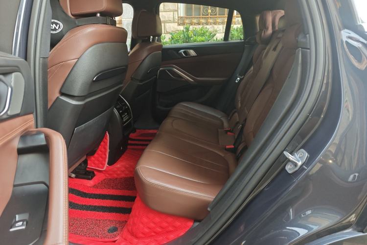 Used BMW X6 2020 xDrive40i Luxury Model with M Sport Package Left Rear Seat