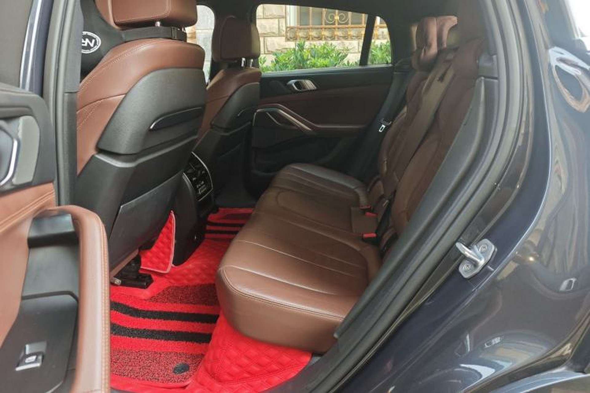 Used BMW X6 2020 xDrive40i Luxury Model with M Sport Package Left Rear Seat
