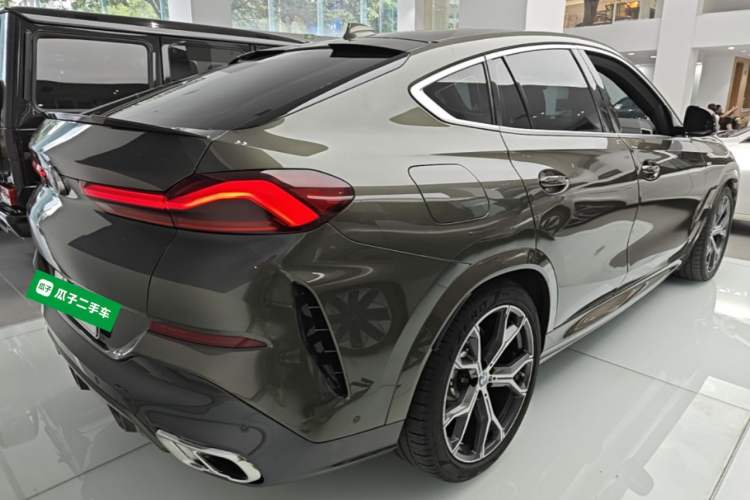 Used BMW X6 2020 xDrive40i Luxury Model with M Sport Package Rear Right 45 Deg