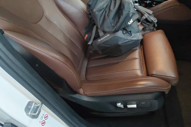 Used BMW X6 2020 xDrive30i M Sport Package Right Front Seat