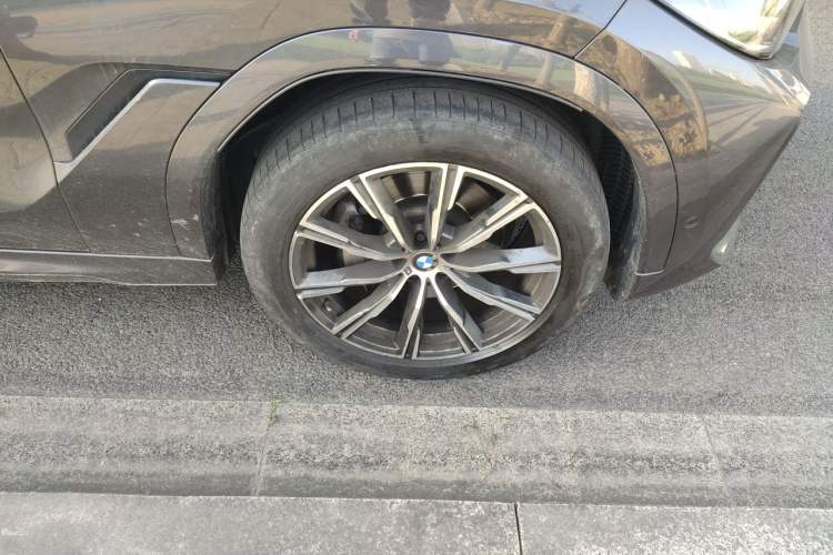 Used BMW X6 2020 xDrive30i M Sport Package Right Front Wheel Hub