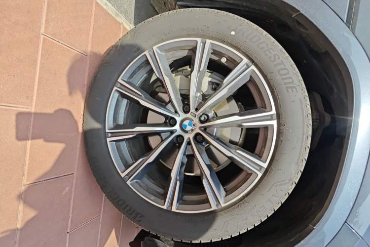 Used BMW X6 2020 xDrive40i M Sport Package Right Front Wheel Hub