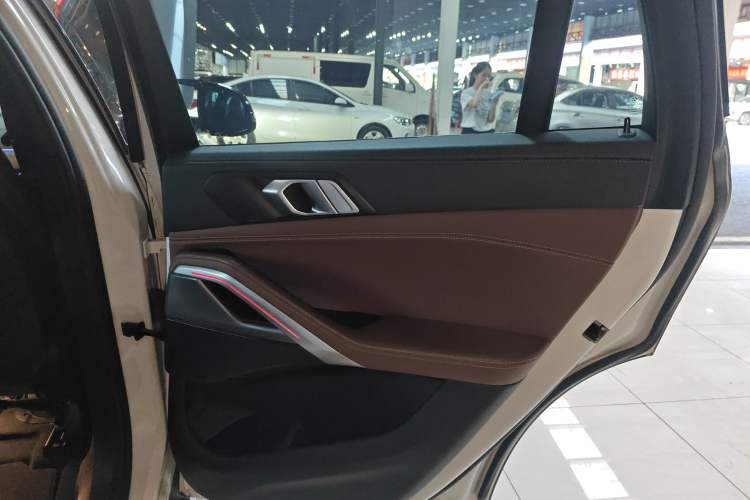 Used BMW X6 2020 xDrive30i M Sport Package Right Rear Door Interior