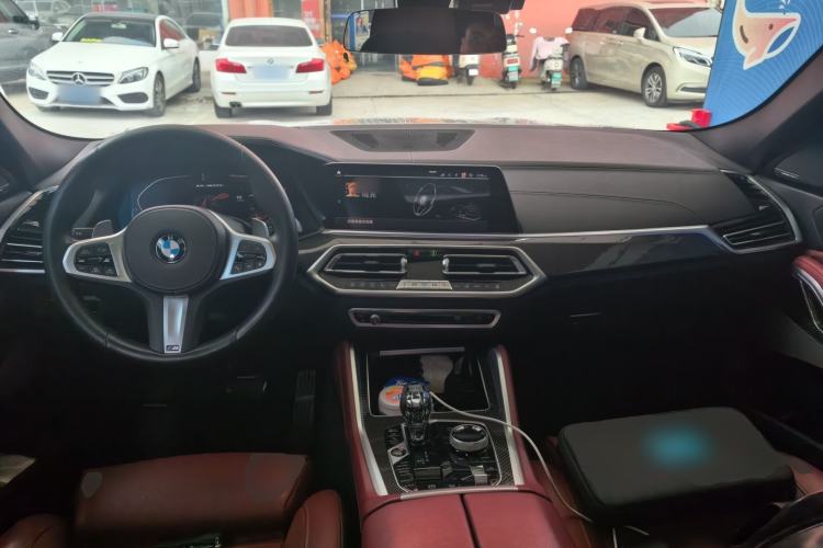 Used BMW X6 2020 xDrive40i Luxury Model with M Sport Package Center Console