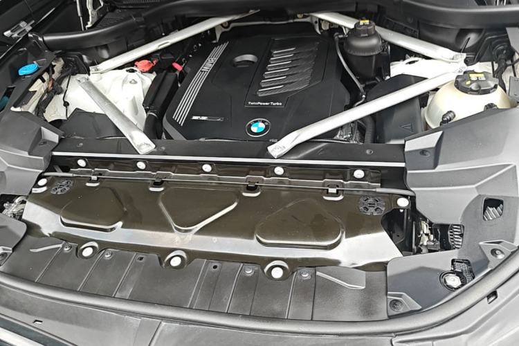 Used BMW X6 2020 xDrive30i M Sport Package Engine Bay