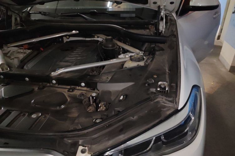 Used BMW X6 2020 xDrive40i M Sport Package Engine Bay Left