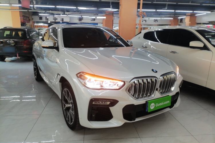 Used BMW X6 2020 xDrive40i M Sport Package Front Right 45 Deg