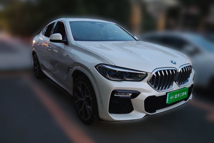 Used BMW X6 2020 xDrive40i Luxury Model with M Sport Package Front Right 45 Deg