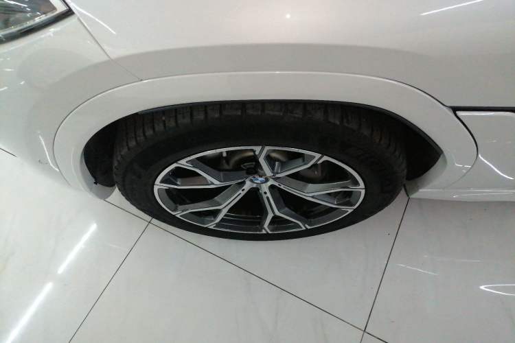 Used BMW X6 2020 xDrive40i M Sport Package Left Front Wheel Hub