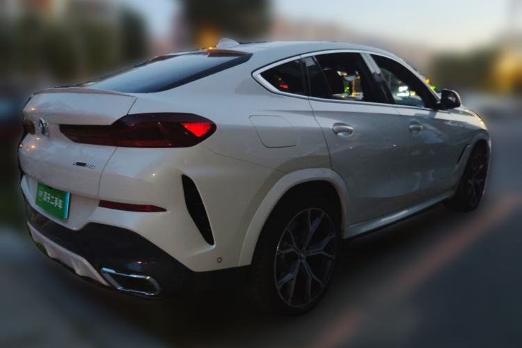 Used BMW X6 2020 xDrive40i Luxury Model with M Sport Package Rear Right 45 Deg