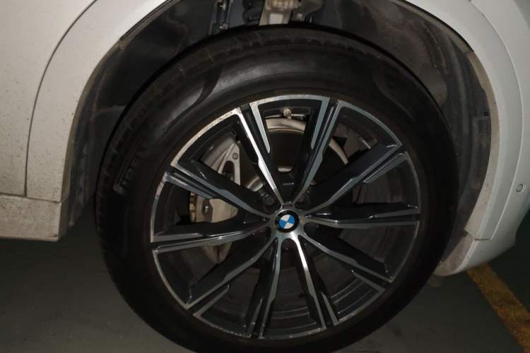 Used BMW X6 2020 xDrive40i M Sport Package Right Front Wheel Hub