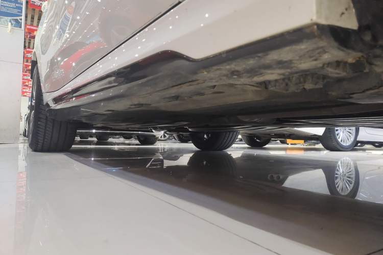 Used BMW X6 2020 xDrive40i M Sport Package Right Side Sill