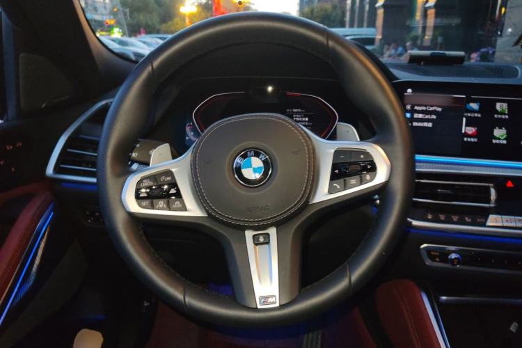Used BMW X6 2020 xDrive40i Luxury Model with M Sport Package Steering Wheel