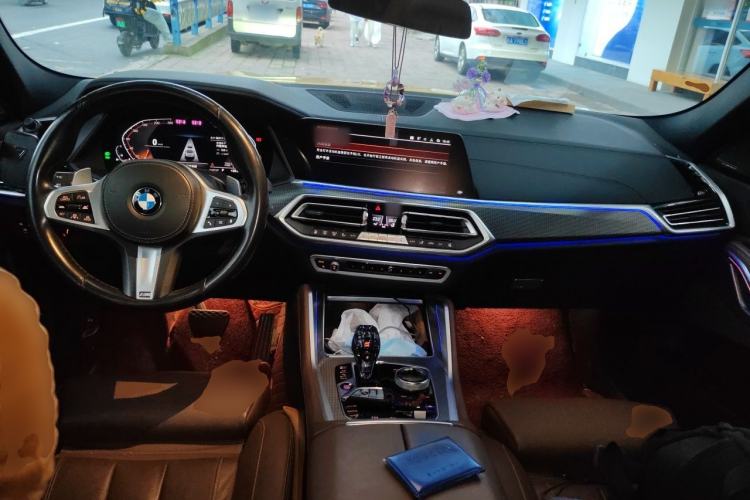 Used BMW X6 2020 xDrive40i Luxury Model with M Sport Package Center Console