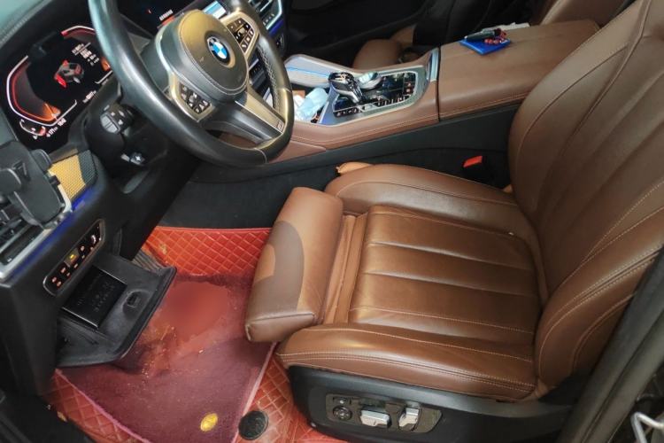 Used BMW X6 2020 xDrive40i Luxury Model with M Sport Package Left Front Seat