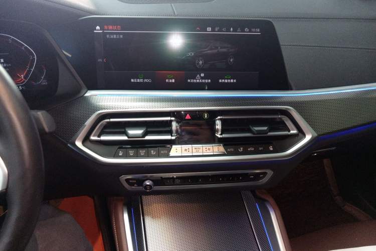 Used BMW X6 2021 xDrive40i Luxury Model with M Sport Package Audio And AC Panel