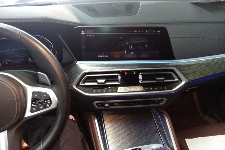 Used BMW X6 2021 xDrive40i Luxury Model with M Sport Package Center Console