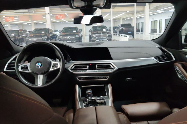 Used BMW X6 2021 xDrive30i M Sport Package Center Console