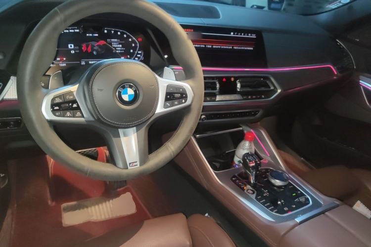 Used BMW X6 2021 xDrive40i Luxury Model with M Sport Package Center Console