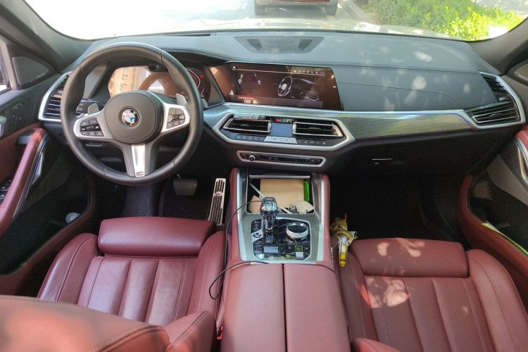 Used BMW X6 2021 xDrive40i Luxury Model with M Sport Package Center Console