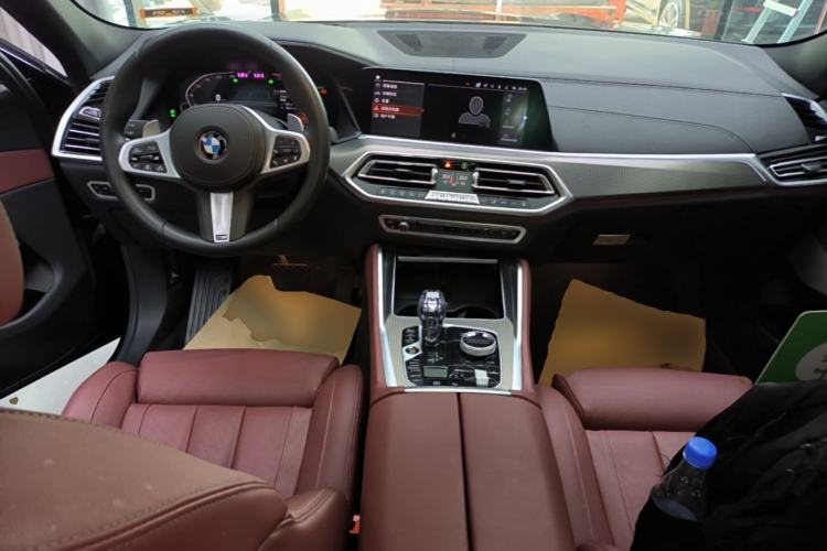 Used BMW X6 2021 xDrive40i Luxury Model with M Sport Package Center Console