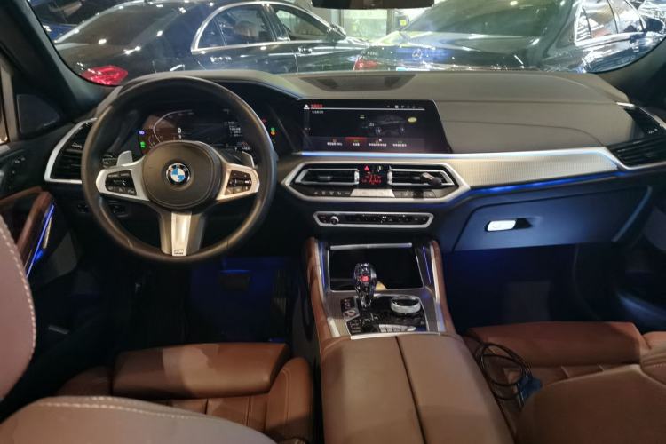 Used BMW X6 2021 xDrive40i M Sport Package Center Console
