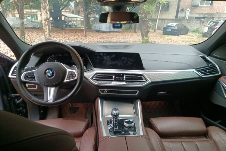 Used BMW X6 2021 xDrive40i Luxury Model with M Sport Package Center Console
