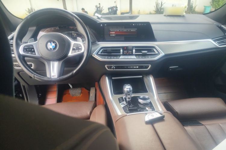 Used BMW X6 2021 xDrive40i Luxury Model with M Sport Package Center Console