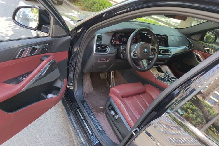 Used BMW X6 2021 xDrive40i Luxury Model with M Sport Package Driver Seat