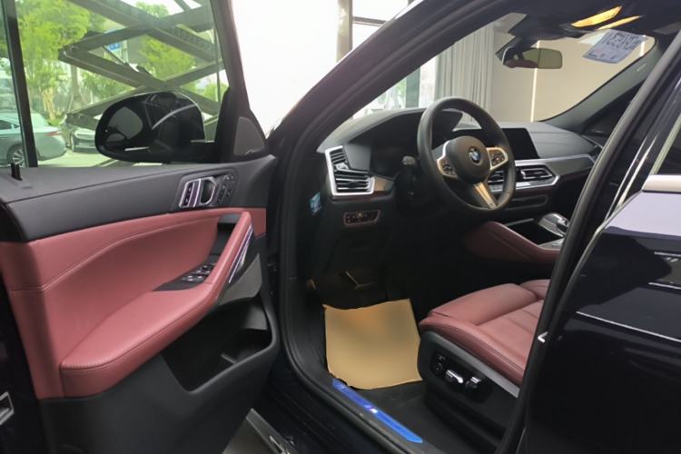 Used BMW X6 2021 xDrive40i Luxury Model with M Sport Package Driver Seat