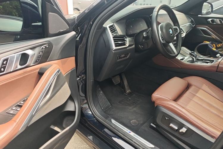 Used BMW X6 2021 xDrive40i M Sport Package Driver Seat