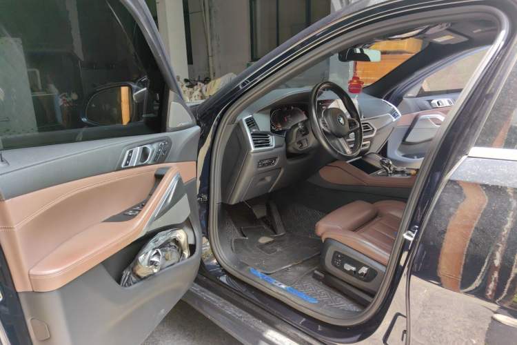 Used BMW X6 2021 xDrive40i Luxury Model with M Sport Package Driver Seat