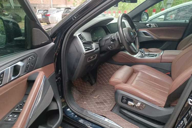 Used BMW X6 2021 xDrive40i Luxury Model with M Sport Package Driver Seat