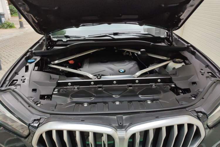 Used BMW X6 2021 xDrive30i M Sport Package Engine Bay