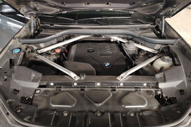 Used BMW X6 2021 xDrive30i M Sport Package Engine Bay