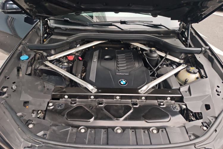 Used BMW X6 2021 xDrive40i M Sport Package Engine Bay