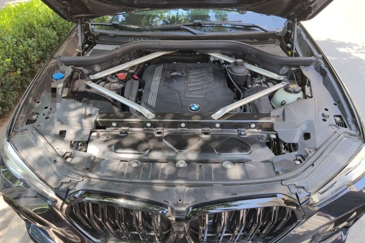 Used BMW X6 2021 xDrive40i Luxury Model with M Sport Package Engine Bay