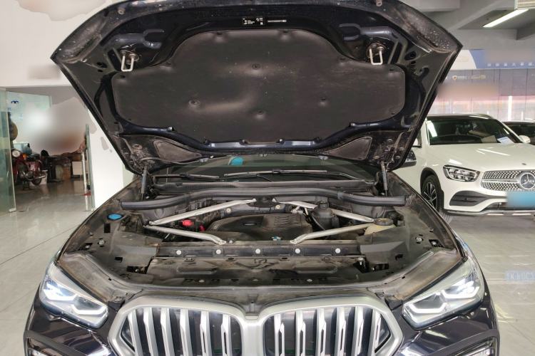 Used BMW X6 2021 xDrive30i M Sport Package Engine Bay